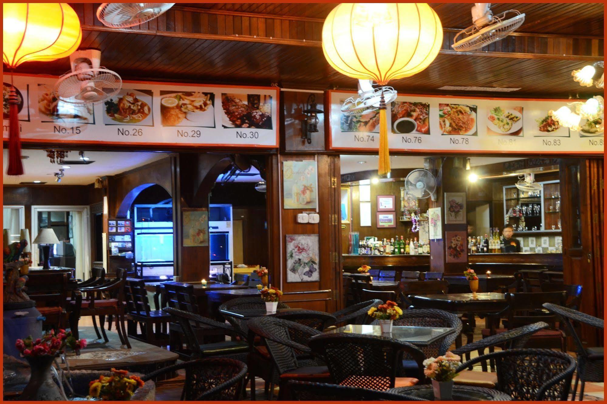 Gold Coast Inn Pattaya Zewnętrze zdjęcie